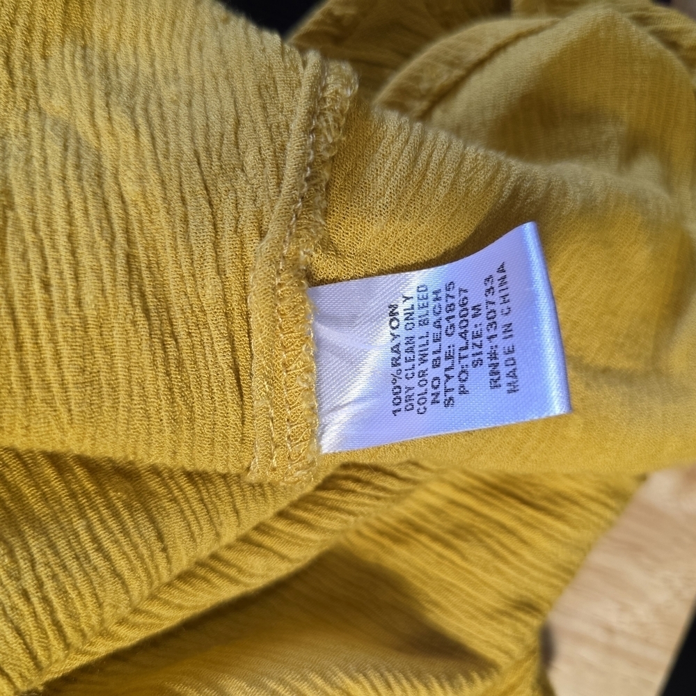 Umgee Floral Embroidered Mustard Blouse Sz M - Picture 3 of 10